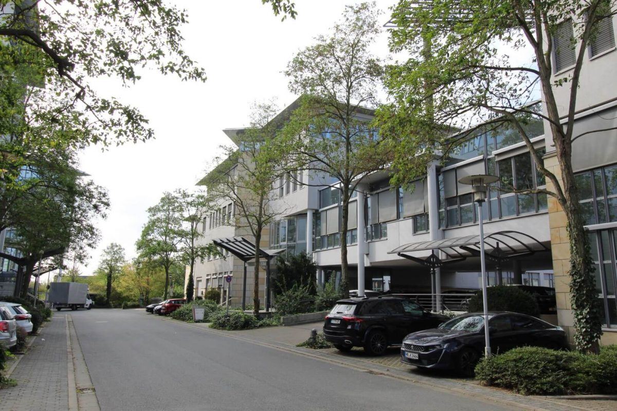 Außenansicht Hessenring 13a_Straßenseite